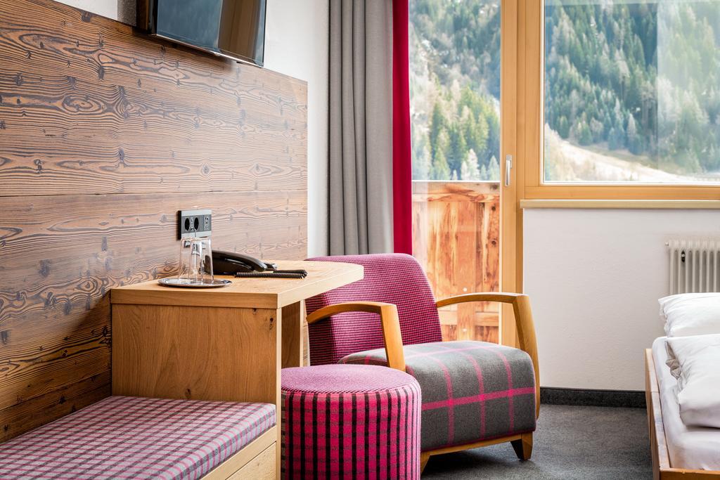 Hotel Garni Ernst Falch Sankt Anton am Arlberg Kültér fotó