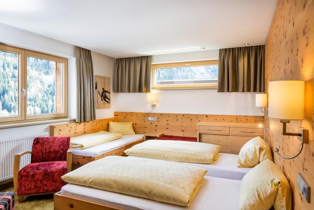 Hotel Garni Ernst Falch Sankt Anton am Arlberg Kültér fotó